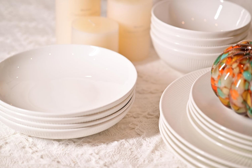 Dandilion Bone China Dinnerware Set, 16 Pieces, Service For 4, Plates