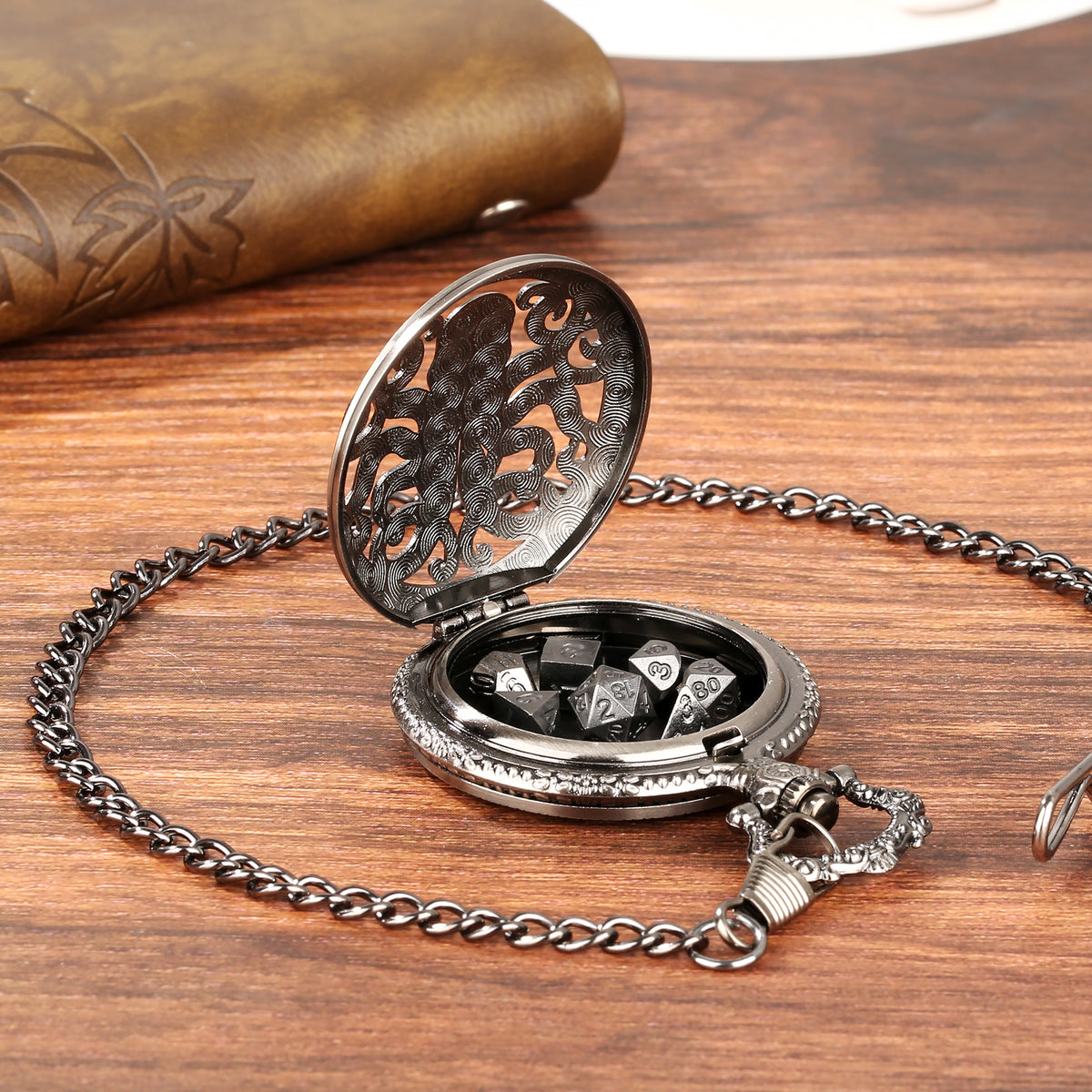Thick Chain Octopus Symmetrical Pocket Watch Dice Set, Equipped