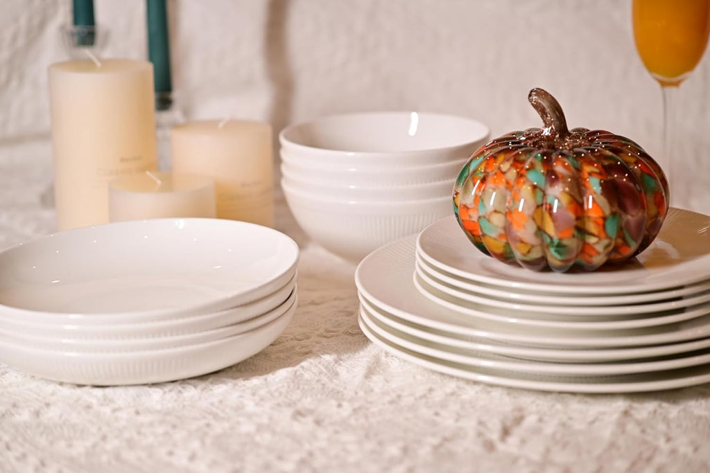 Dandilion Bone China Dinnerware Set, 16 Pieces, Service For 4, Plates