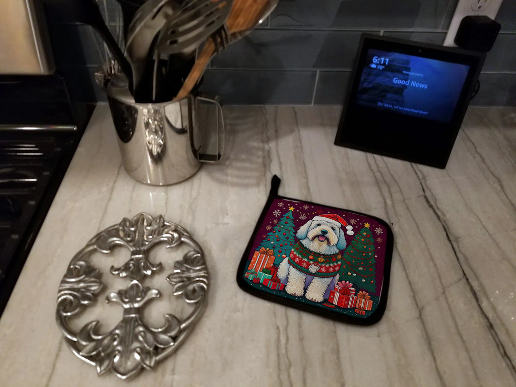 Old English Sheepdog Christmas Pair Of Pot Holders Kitchen Heat