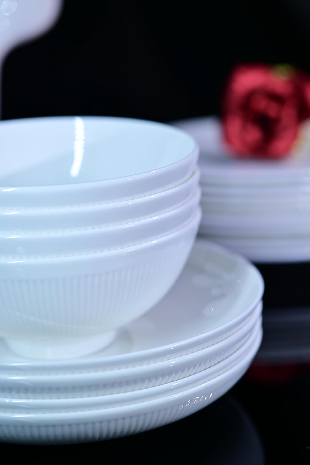 Dandilion Bone China Dinnerware Set, 16 Pieces, Service For 4, Plates
